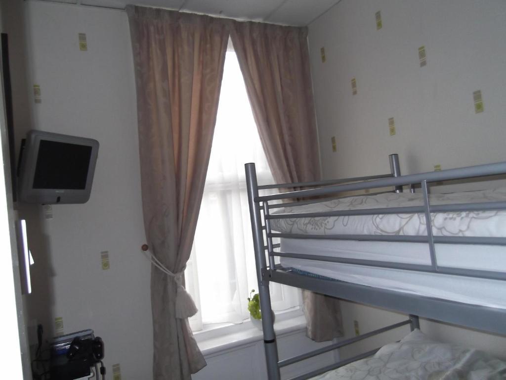 J'S Mayfair Guest House Блэкпул Номер фото